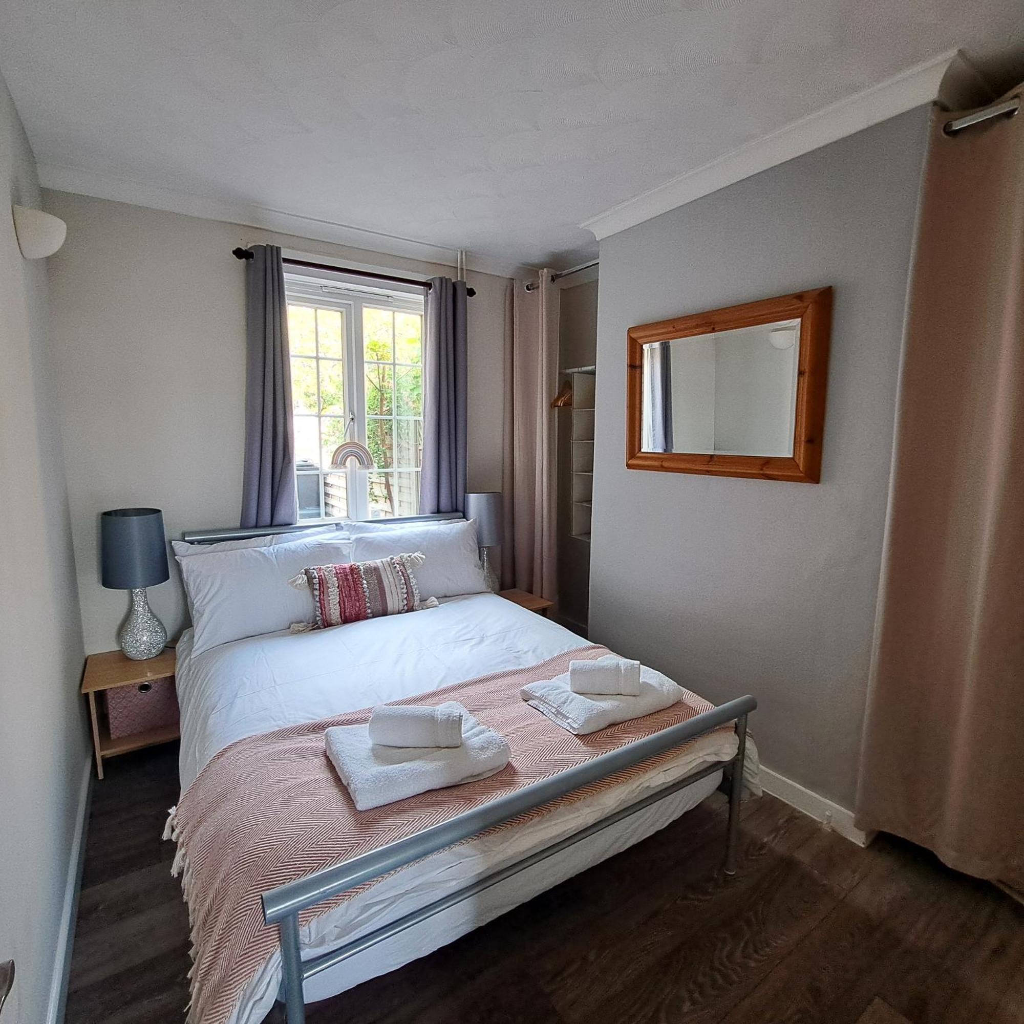 Generous 3 Bed In The Heart Of The Village Хънтингдън Екстериор снимка